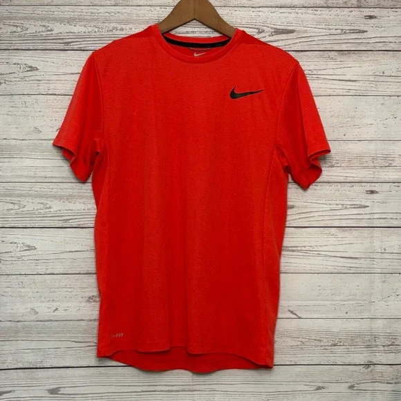 Nike Dri-FIT Mens Short Sleeve Training T-Shirt Red‎ Orange Size M Running Gym