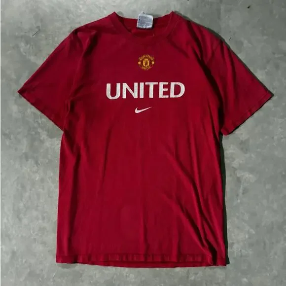 2000's Vintage Manchester United Nike Red T-Shirt -S