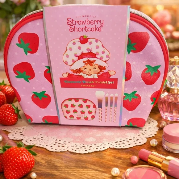 💕🍓Title:Strawberry Shortcake Cosmetic Brush Travel Set – 5 Piece Set – New