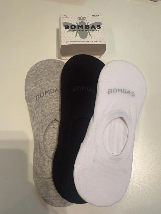 Bombas NWT 3PR no show SZ:Med Color:Wht,Blk,Gry