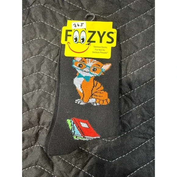 Foozys Crew Socks Women 9-11 Black NWT Nerd Cat Bookworm Librarian Novelty