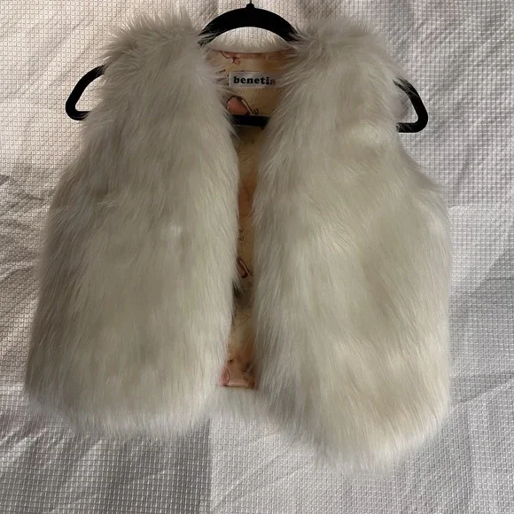 BENETIA Faux Fur Vest WHITE Girls Size 12‎ Lined  150