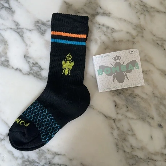 🖤💛 NWT Bombas Women’s XS Black Crew Socks 🧦