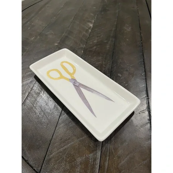 Vintage Magenta Rae Dunn Trinket Tray Dish Scissors‎ Gold White M Stamp
