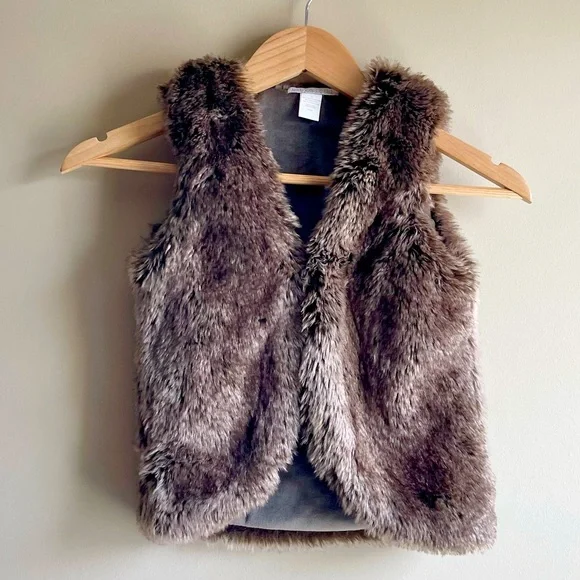 🎉HP 11/30🎉 Restoration Hardware Baby and Child LUXE Faux Fur Vest Velour lined