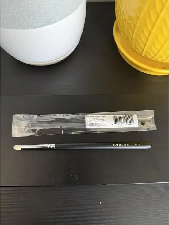 MORPHE Precision Pencil Crease Brush #M431 NEW