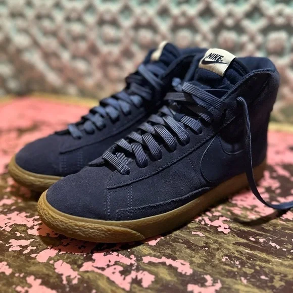 NIKE Navy Suede and Gum Hi Tops Sz 7