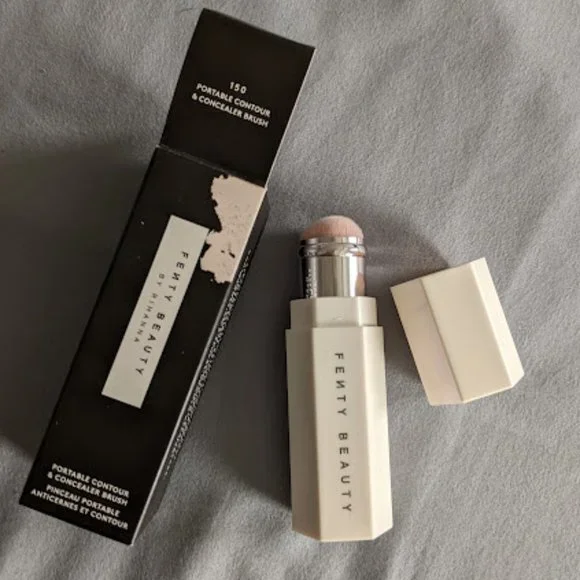 NWT Fenty Beauty Portable Contour and Concealer Brush
