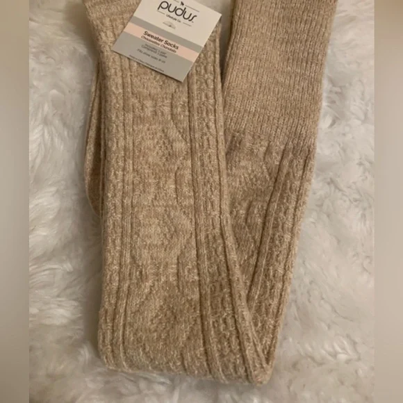 PUDUS ladies 99% soft poly tan color Sweater socks NWT size 6-10