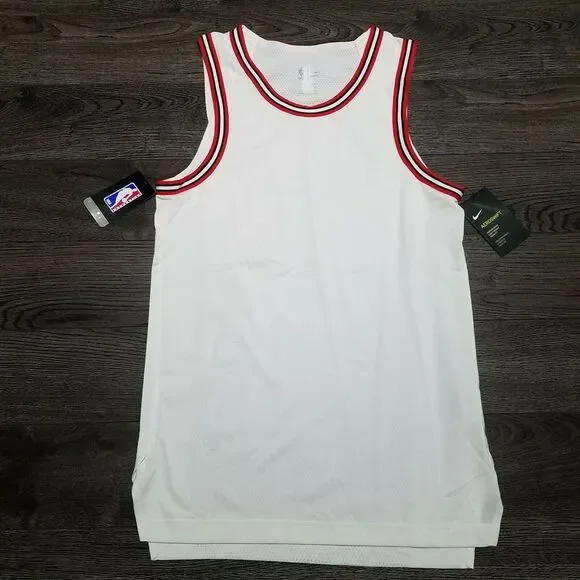 NIKE AEROSWIFT NBA Chicago Bulls Blank Basketball‎ Jersey Mens 40 SMALL White