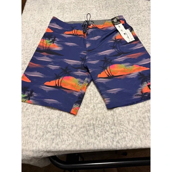Hurley‎ Phantom Board Shorts Men's Size 32 Swim Trunks Tropical Palm Print NWT