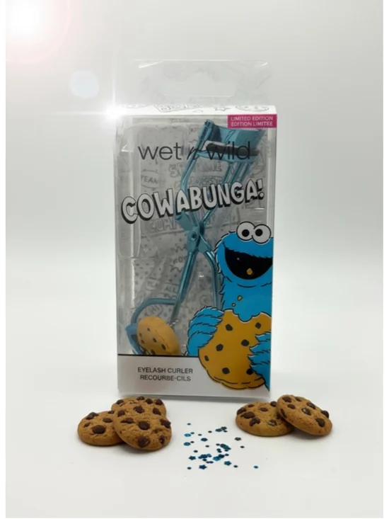 Wet n Wild Sesame Street Cowabunga Eyelash Curler Cookie Monster Limited Edition