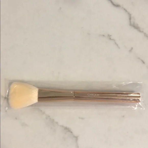 🌸5/$25🌸 Chique blush brush