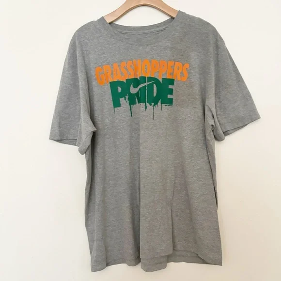 Nike Grasshoppers Pride Tee Mens Size 2XL Gray‎ Short Sleeve Standard Fit