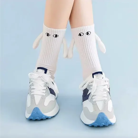 2 Pairs Magnetic Holding Hands Socks Funny Gift Unisex White NEW