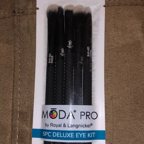 MODA PRO 5pc. DELUXE EYE KIT NEW‎