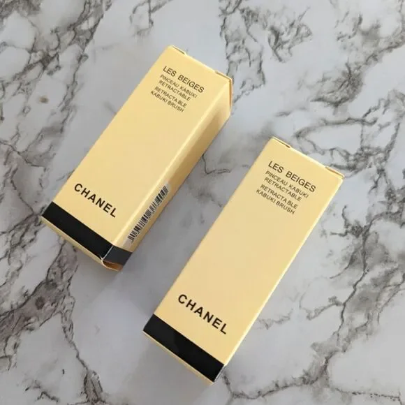 CHANEL Les Beiges Retractable Kabuki Brush - Cream and Black