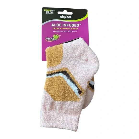 Women's Airplus Aloe Infused Socks Pink SMORE Fuzzy Winter Warm NEW