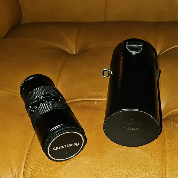 Quantaray Black Auto Zoom 85-210mm Camera Lens with Case Made In Japan