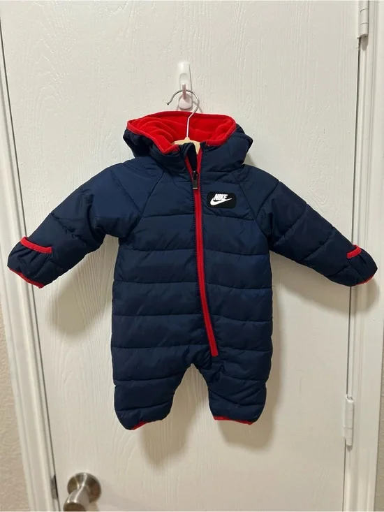 Nike NWOT Navy Puffer Snowsuit zip-up hooded size Newborn