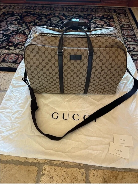 Unisex, Gucci, beige GG supreme canvas weekend with dark brown trim made Italy