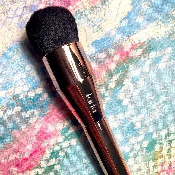 Tarte Brush