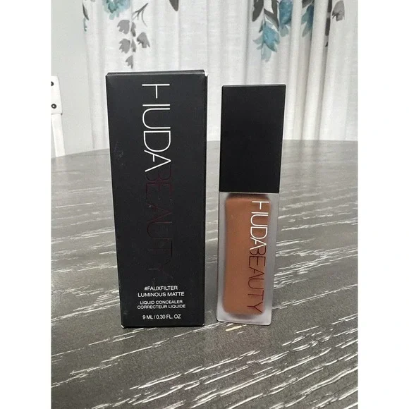 Huda Beauty #FauxFilter Luminous Matte Liquid Concealer Hazelnut 8.1N New in Box