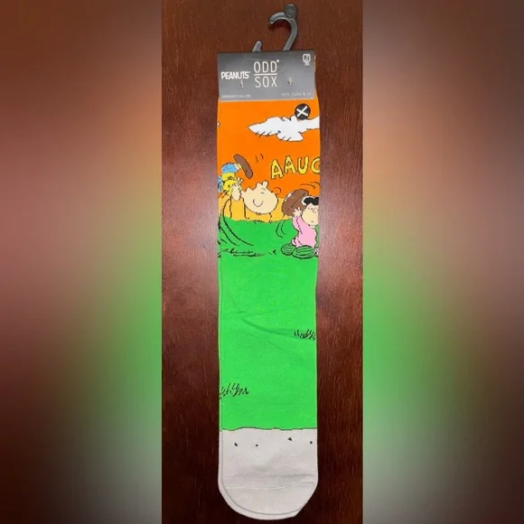 PEANUTS ODD SOX NOVELTY CREW SOCKS NWT MEN’S SHOE SIZE 8-12