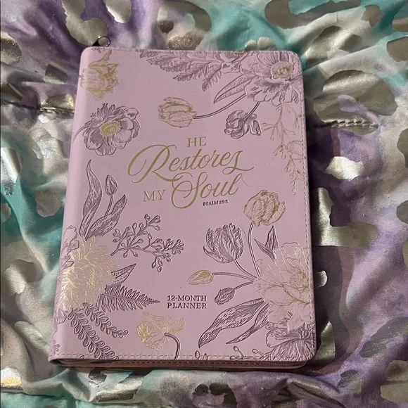 Purple Floral Vegan Leather Zip Book 12-Month Planner-NWOT
