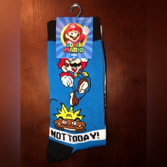 SUPER MARIO BROS NOVELTY CREW SOCKS NWT MEN’S SHOE SIZE 6.5-12