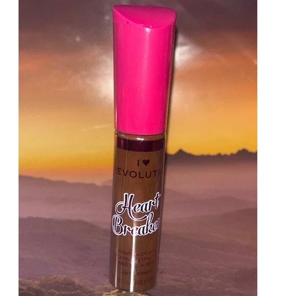 Revolution Heart Breaker Cocoa Concealer Anti-Cernes New‎