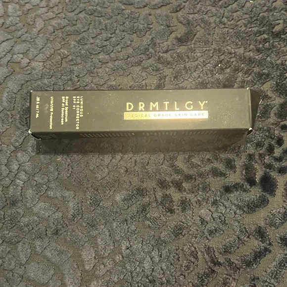 NWT DRMTLGY Medical Grade Skin Care Concealer