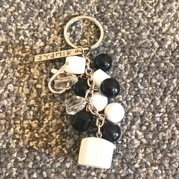 Ayamik Cha Cha beads silver key chain