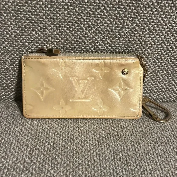 Louis Vuitton Key Cles Vernis Authentic CA0045