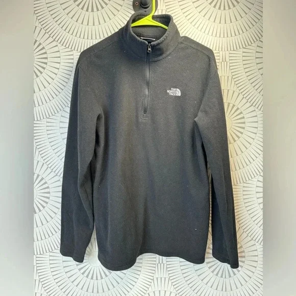 The North Face Black Men’s Quarter Zip Fleece Size Large‎
