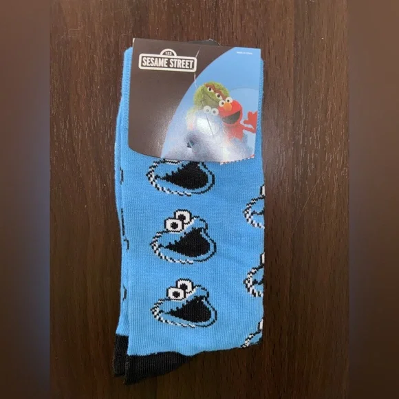 COOKIE MONSTER NOVELTY CREW SOCKS NWT MEN’S SHOE SIZE 8-12