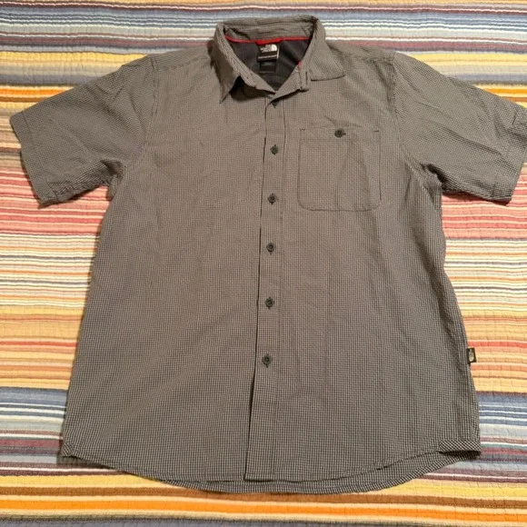The North Face Mens Grey Micro Check Short Sleeve Button Down Shirt Size M