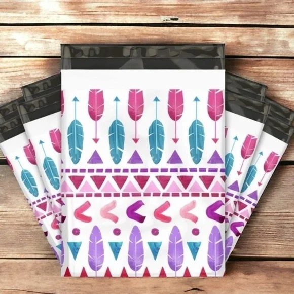 (10) 10x13 Boho Feathers Poly Mailers