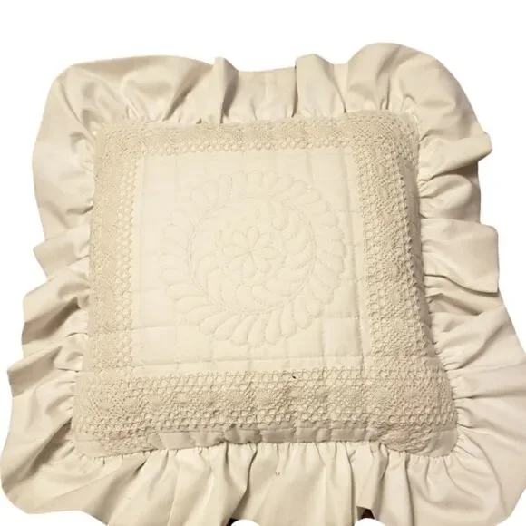 Lace and quilted pillow, 20 inch, ivory
