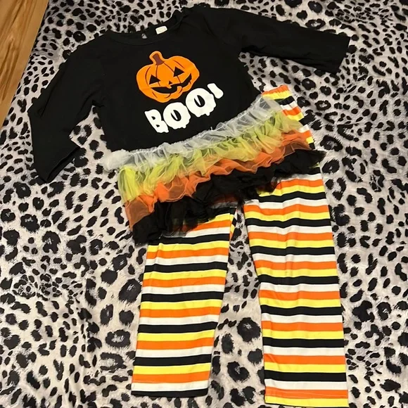 Girls size 3T Halloween BOO with pumpkin matching set