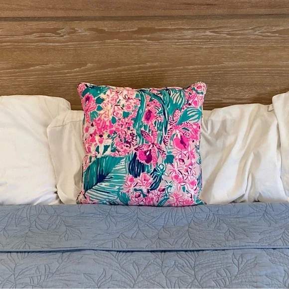 Lilly Pulitzer 18