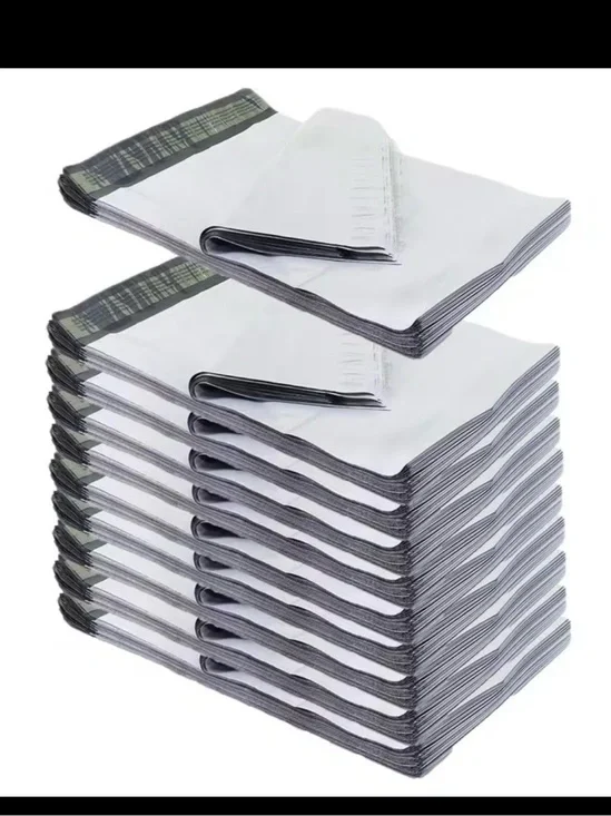 Poly mailers bundle Of 100 Units 6x9” Material: PE (Polyethylene)