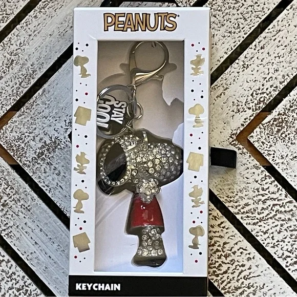NWOT Peanut Snoopy Pave Crystals 3D Bling Keychain