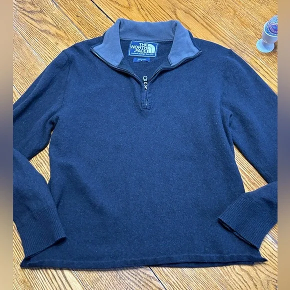 The North Face cotton/wool blend 3/4 zip sweater. Size Small.