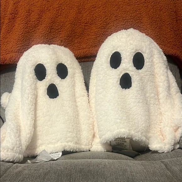 Halloween Ghost Sphere Decorative Throw Pillows‎ Faux Fur NWT Set of 2