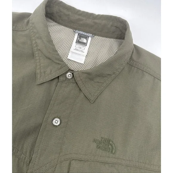 The North Face Shirt Men L Army Green Nylon Vented Hiking Fishing Zip Pocket
