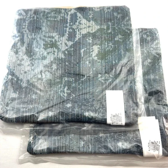 2  X Liora Manne Marina Kermin Blue 18