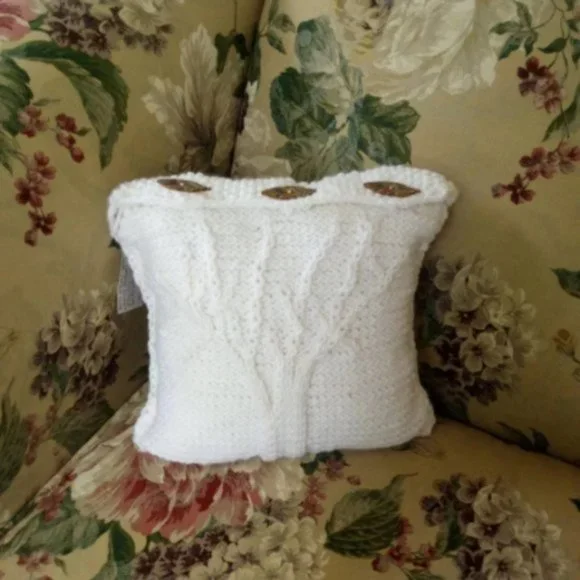 Hand Crafted Knit Throw Pillow White Leaf Button Cable Home Decor Cabin Original