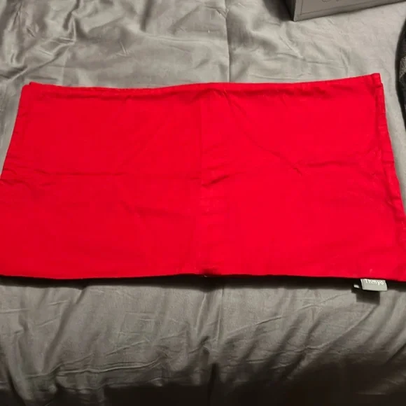 19x11 thmyo red pillow covers