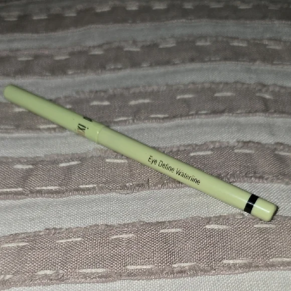 Pixi Eye Define Waterline Eyeliner - Light Green
